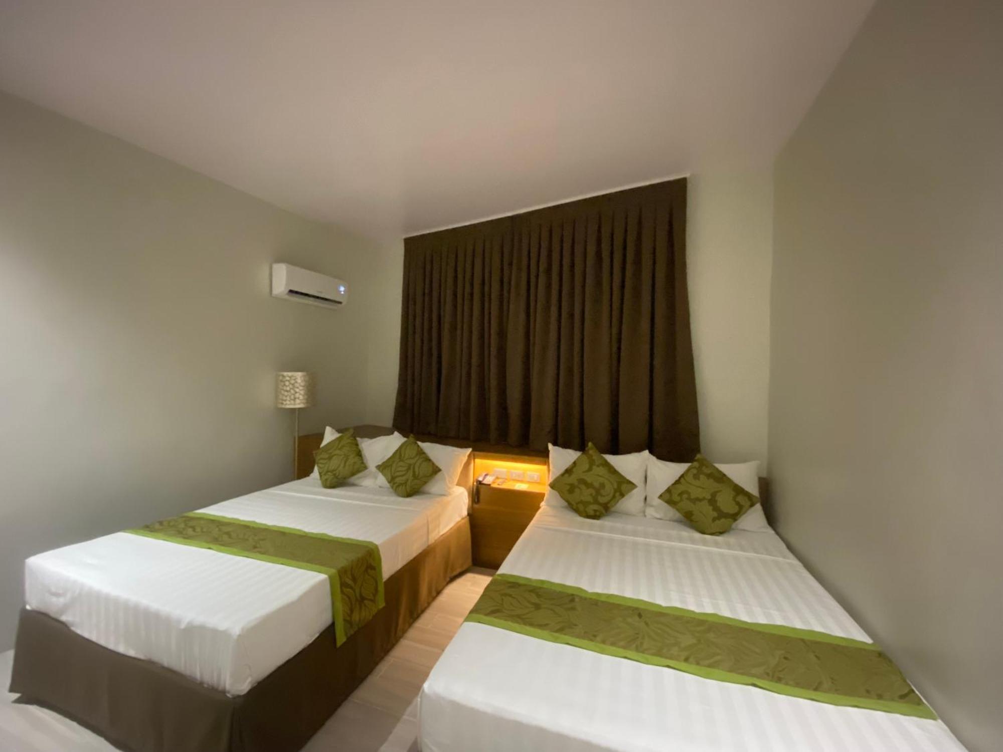 Maxi Hotel And Event Center Tagbilaran City Exterior photo